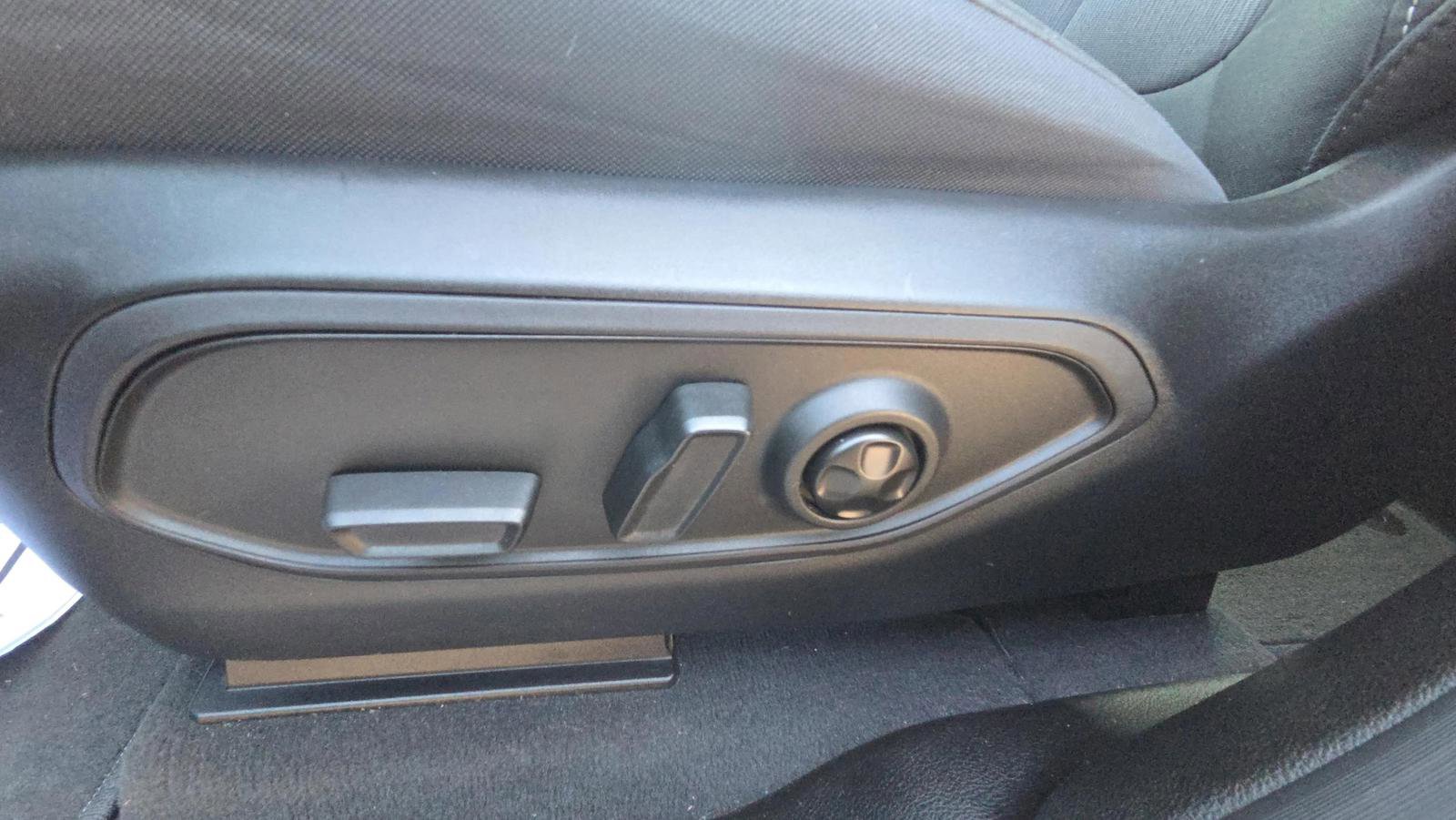 Used 2024 Jeep Grand Cherokee L Laredo w/ Luxury Tech Group I image 26