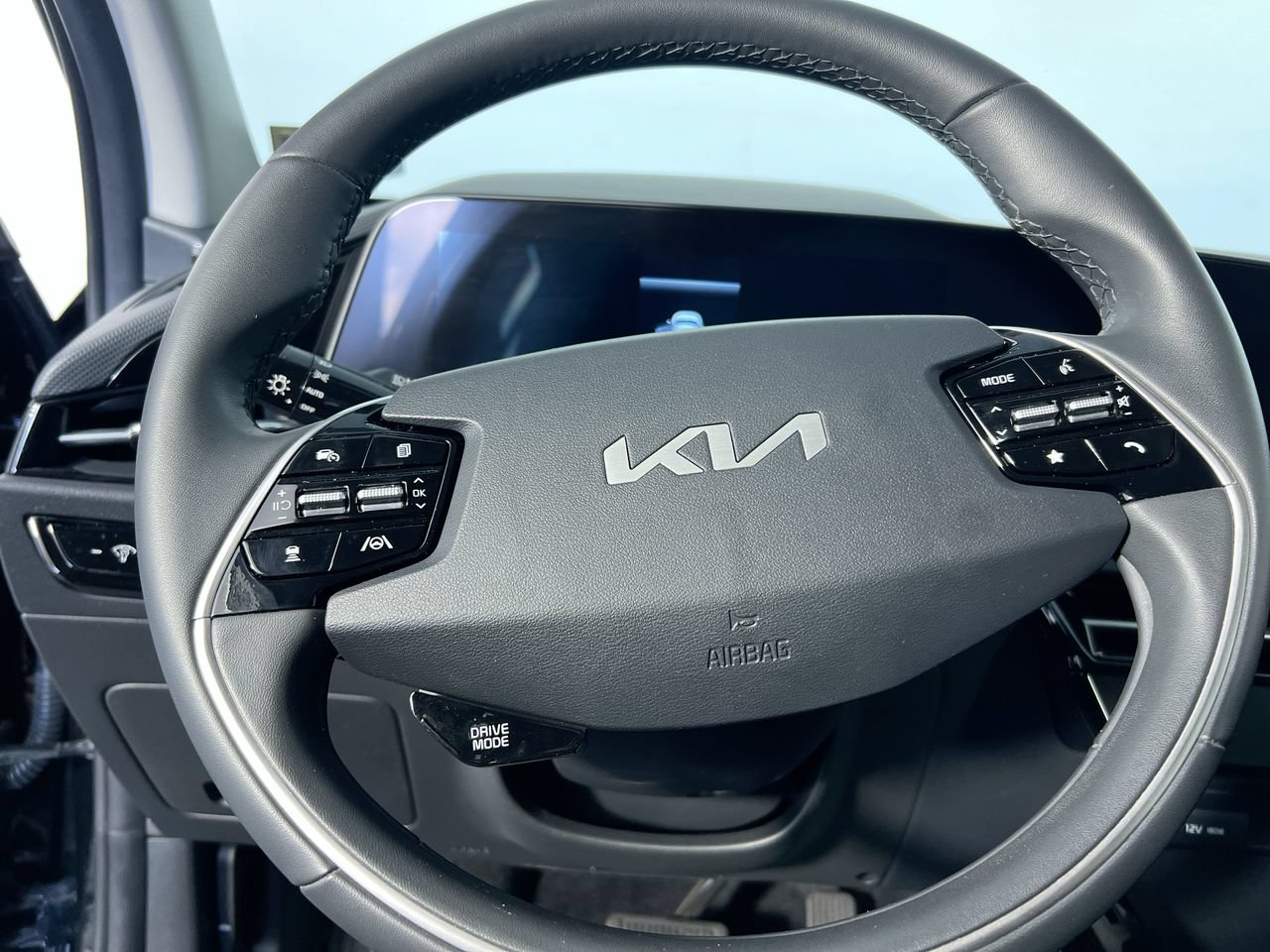 Certified 2024 Kia Niro EX FWD image 15