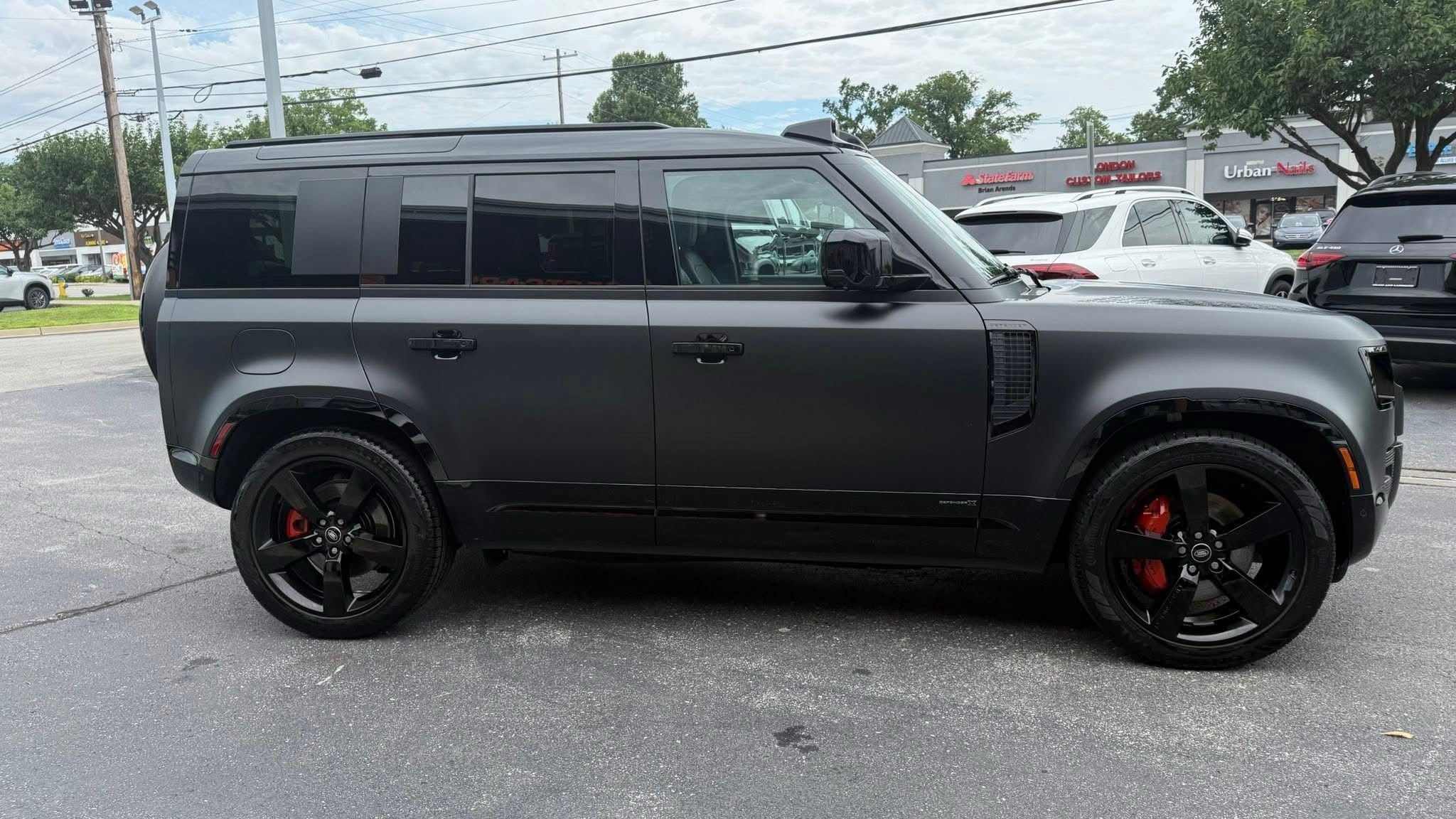 Used 2025 Land Rover Defender 110 X AWD/4WD image 4