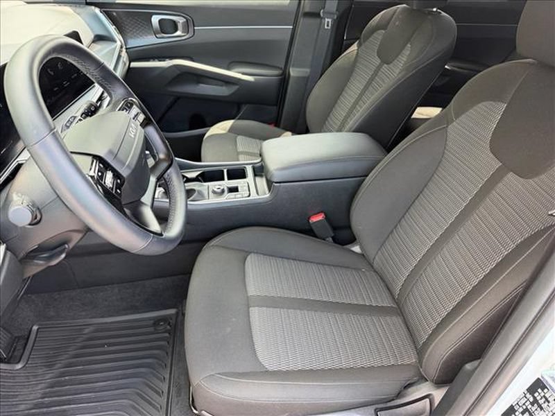 New 2026 Kia Sorento LX FWD image 10