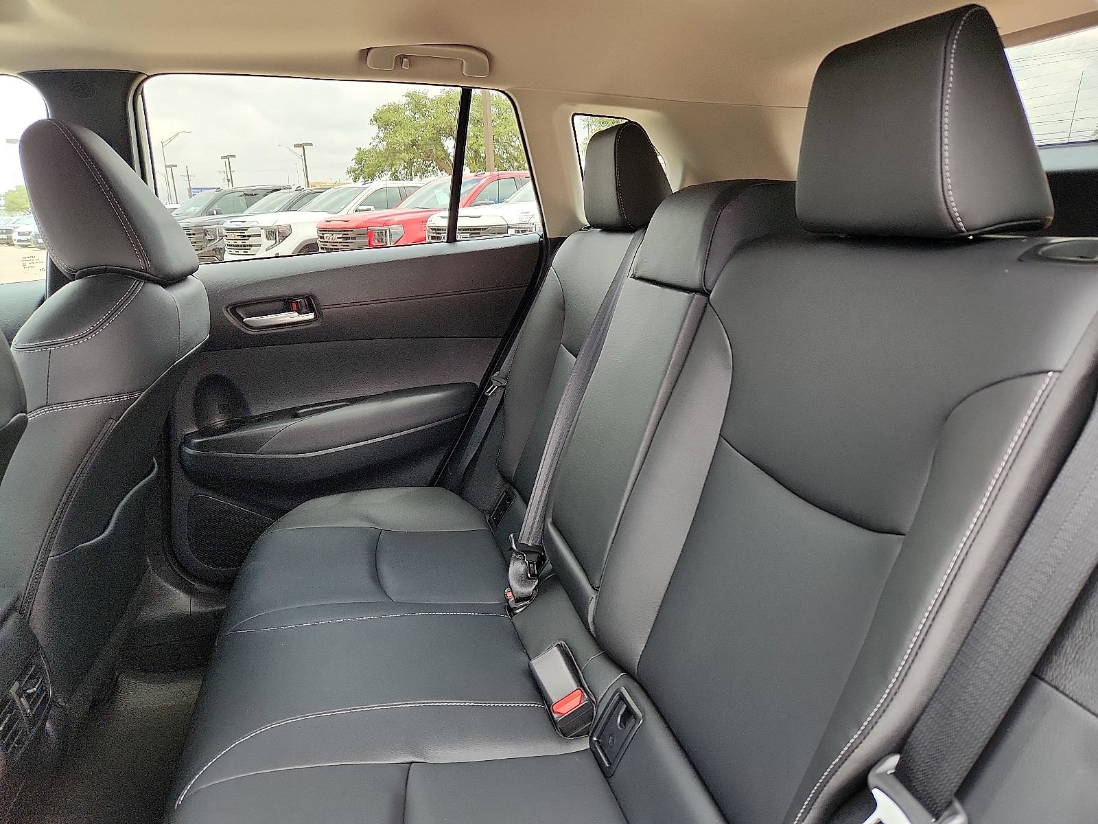 Used 2026 Toyota Corolla Cross XLE w/ Convenience Package FWD image 11
