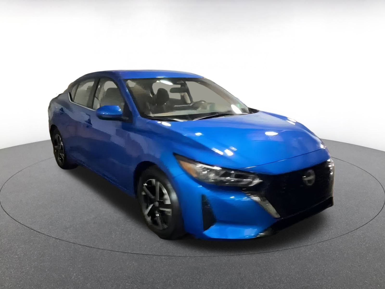 Used 2025 Nissan Sentra SV image 3