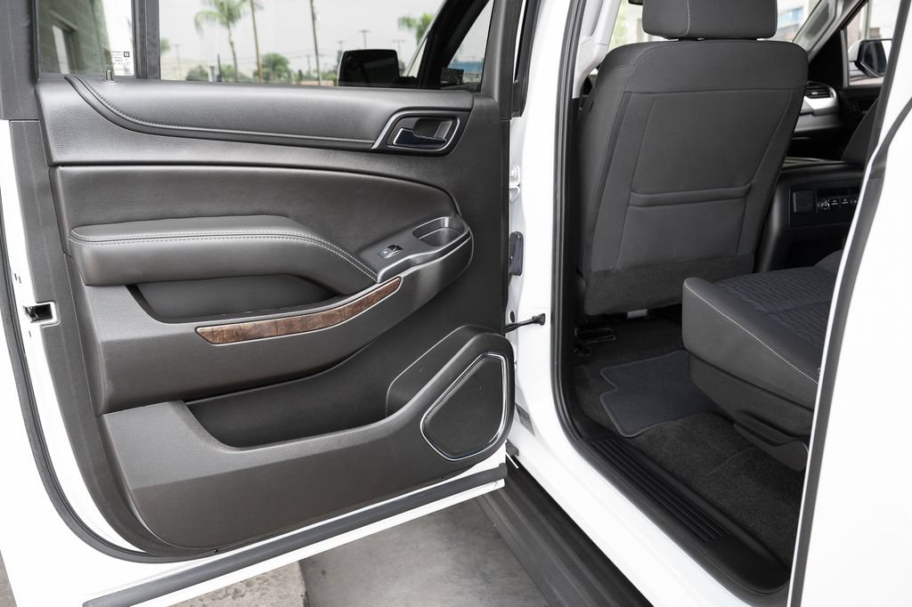Used 2018 Chevrolet Suburban LS RWD image 37