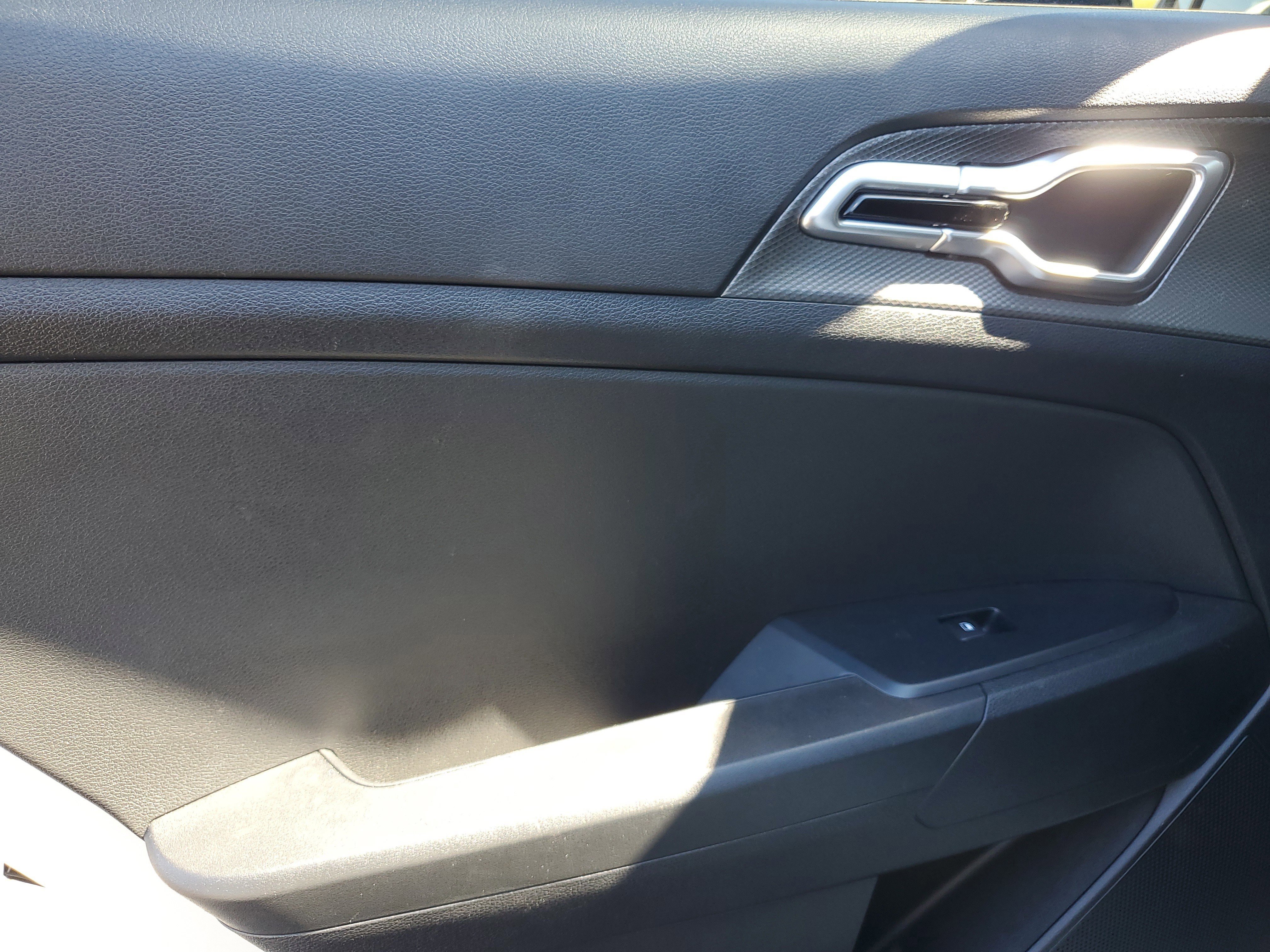 Used 2023 Kia Sportage LX image 10