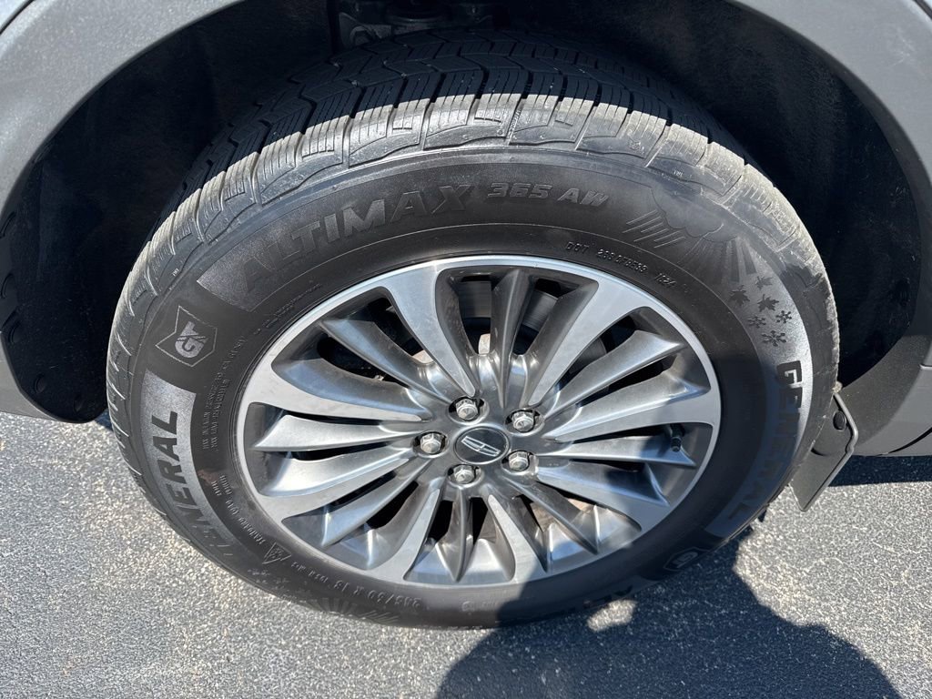 Used 2023 Lincoln Nautilus FWD image 23