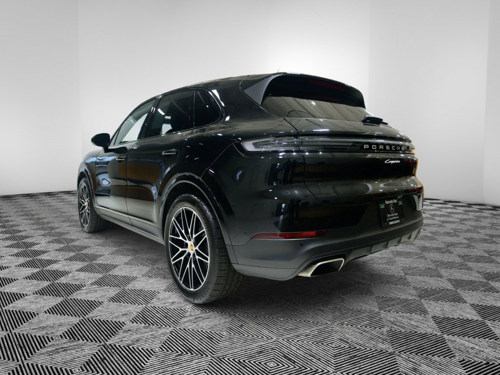 Used 2025 Porsche Cayenne image 3