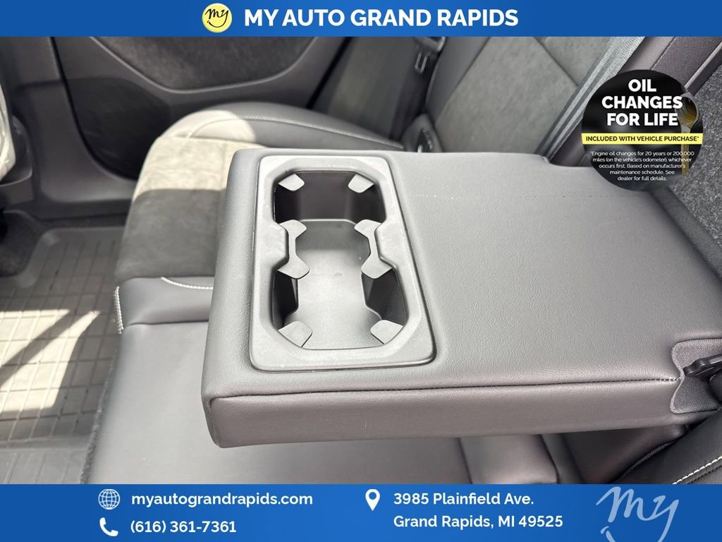 Used 2022 Volvo XC40 T5 R-Design w/ Advanced Package image 26