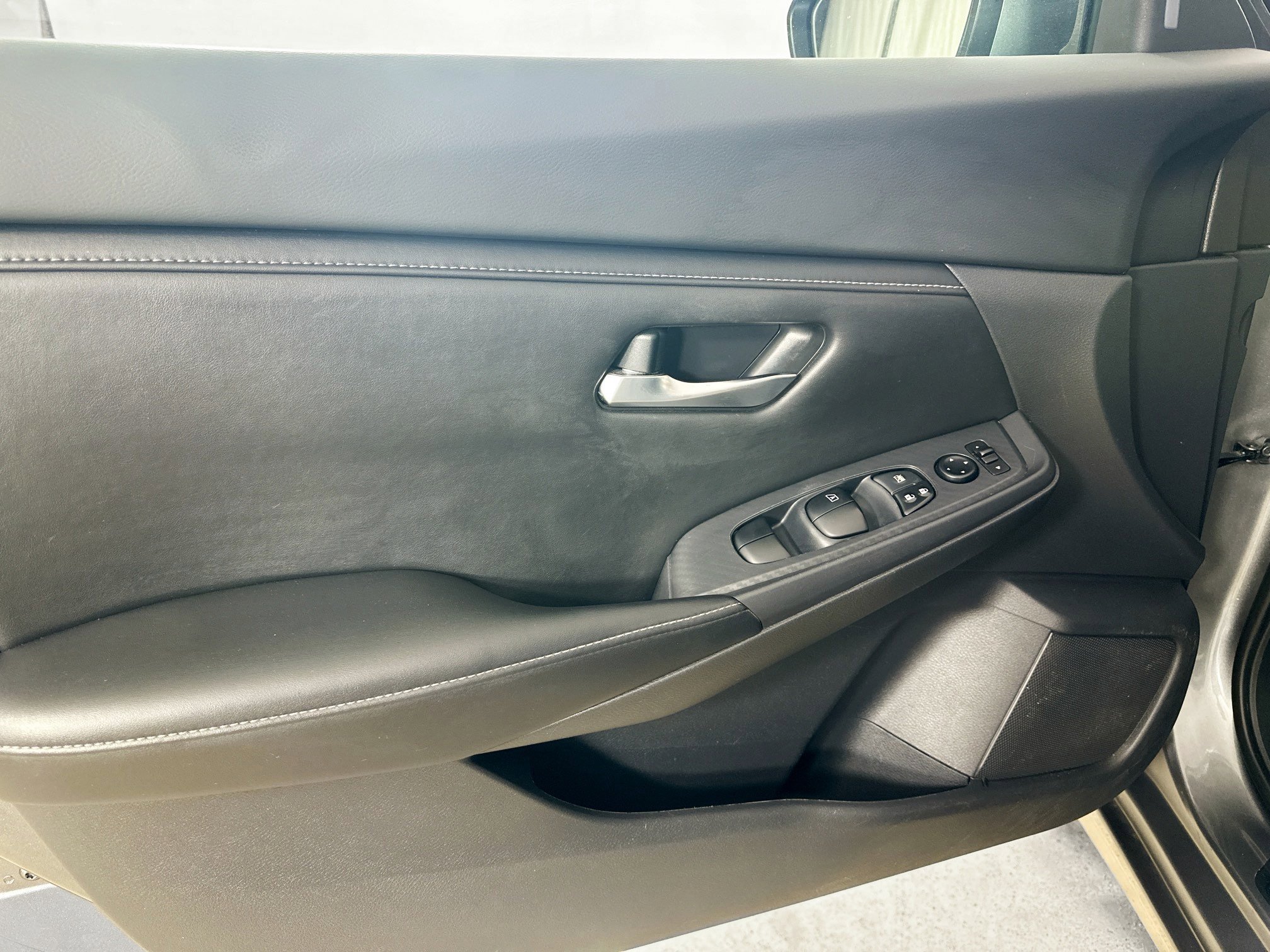 Used 2022 Nissan Sentra SV FWD image 15