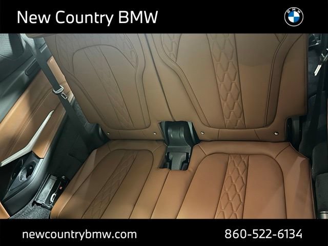New 2027 BMW X7 xDrive40i w/ M Sport Package AWD/4WD image 25