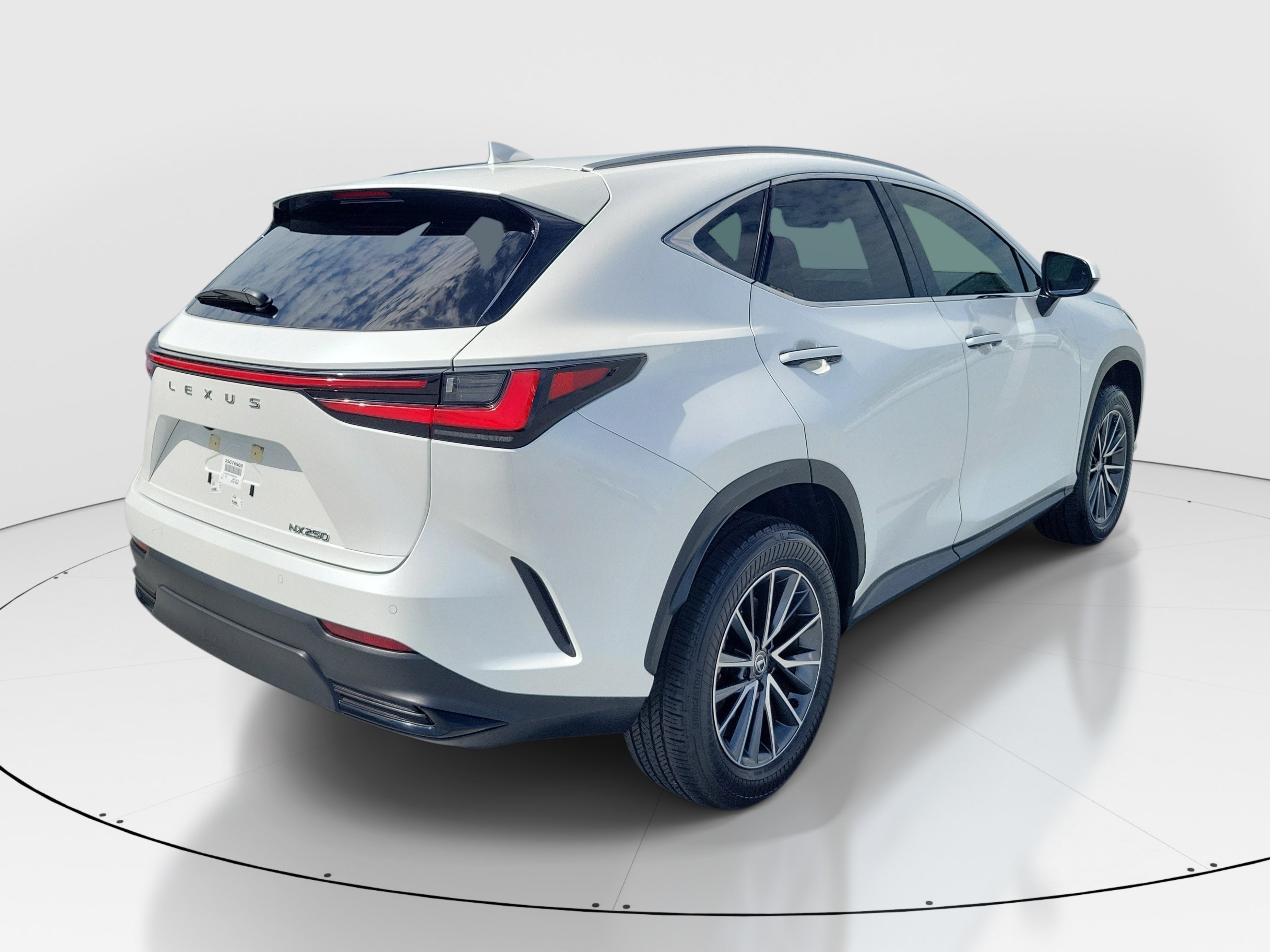 Certified 2025 Lexus NX 250 FWD w/ Towing Package (2000 Lbs) image 6