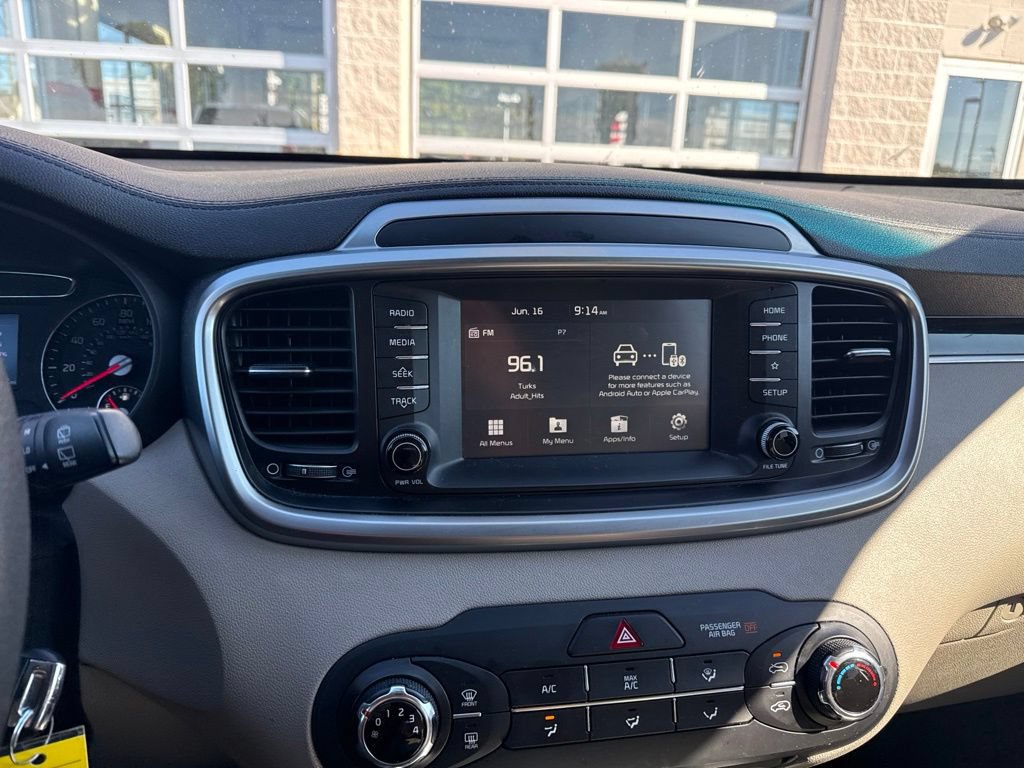 Used 2020 Kia Sorento LX AWD/4WD image 11