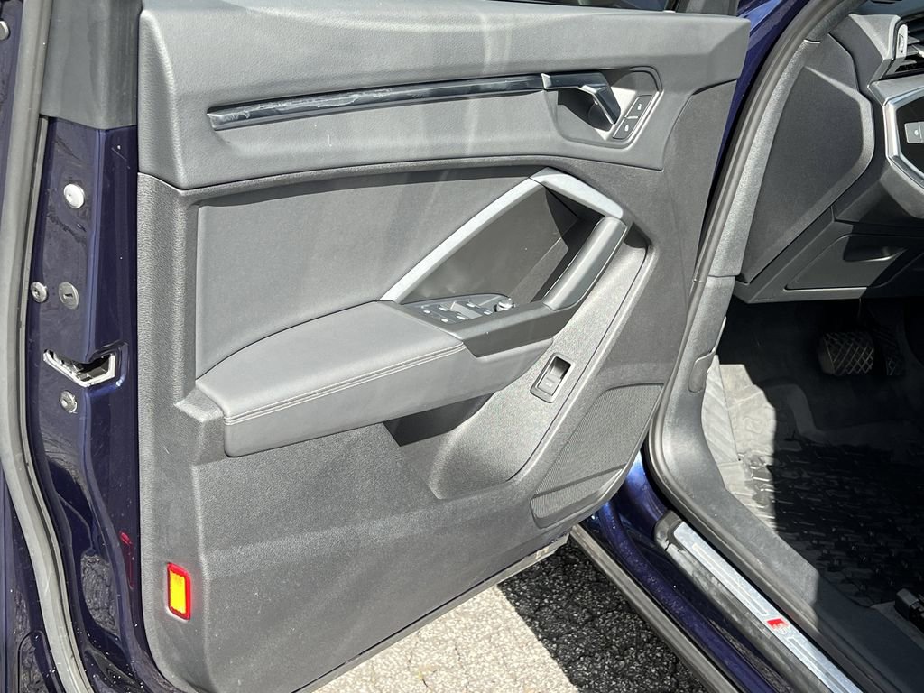 Used 2021 Audi Q3 2.0T Premium w/ Convenience Package image 8