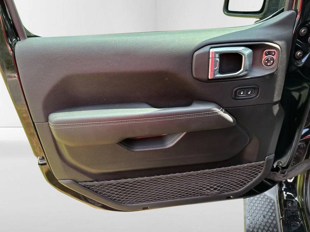 Used 2021 Jeep Wrangler Unlimited Sahara AWD/4WD image 13