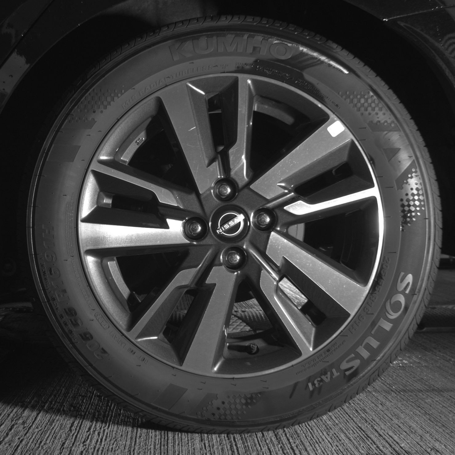 Used 2025 Nissan Versa SV image 14