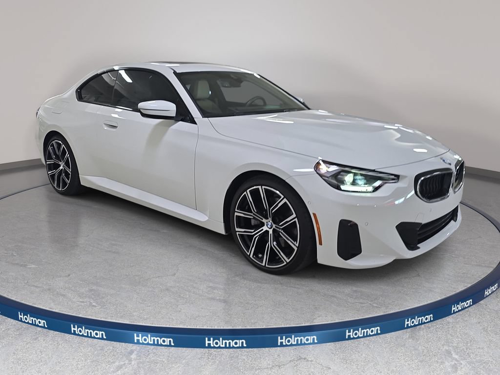 Used 2023 BMW 230i Coupe w/ Convenience Package RWD image 3