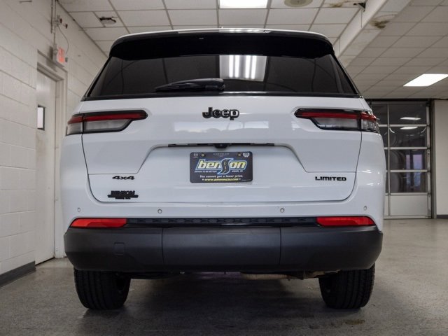 Certified 2023 Jeep Grand Cherokee L Limited w/ Black Appearance Package image 4