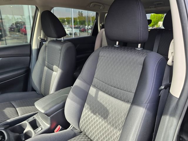 Used 2018 Nissan Rogue SV AWD/4WD image 25