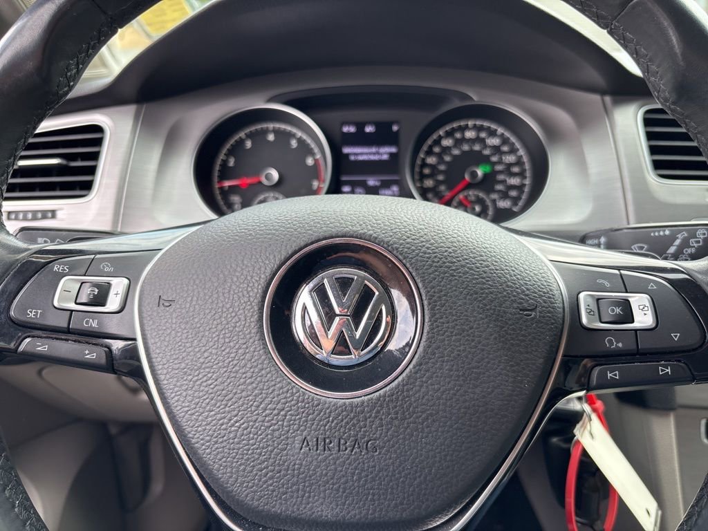 Used 2017 Volkswagen Golf S AWD/4WD image 11