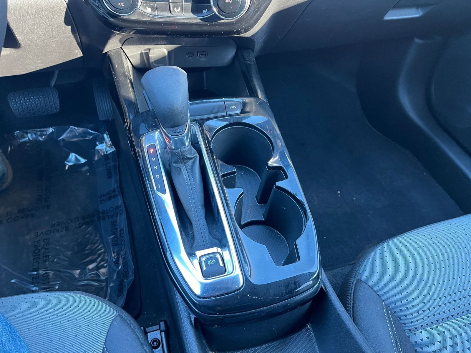 Used 2025 Chevrolet Trax LT w/ LT Convenience Package image 40