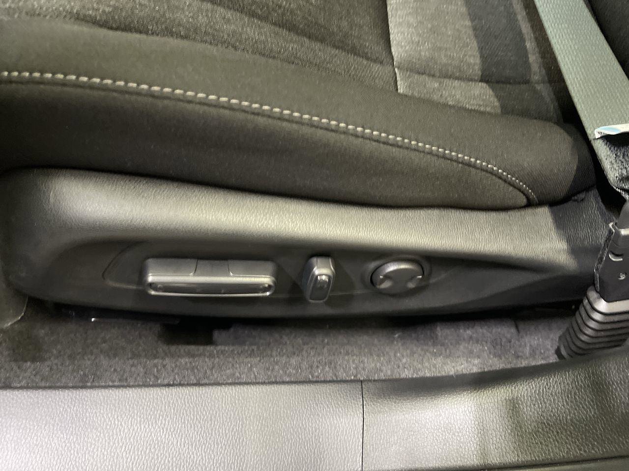 Used 2025 Honda Accord SE image 12