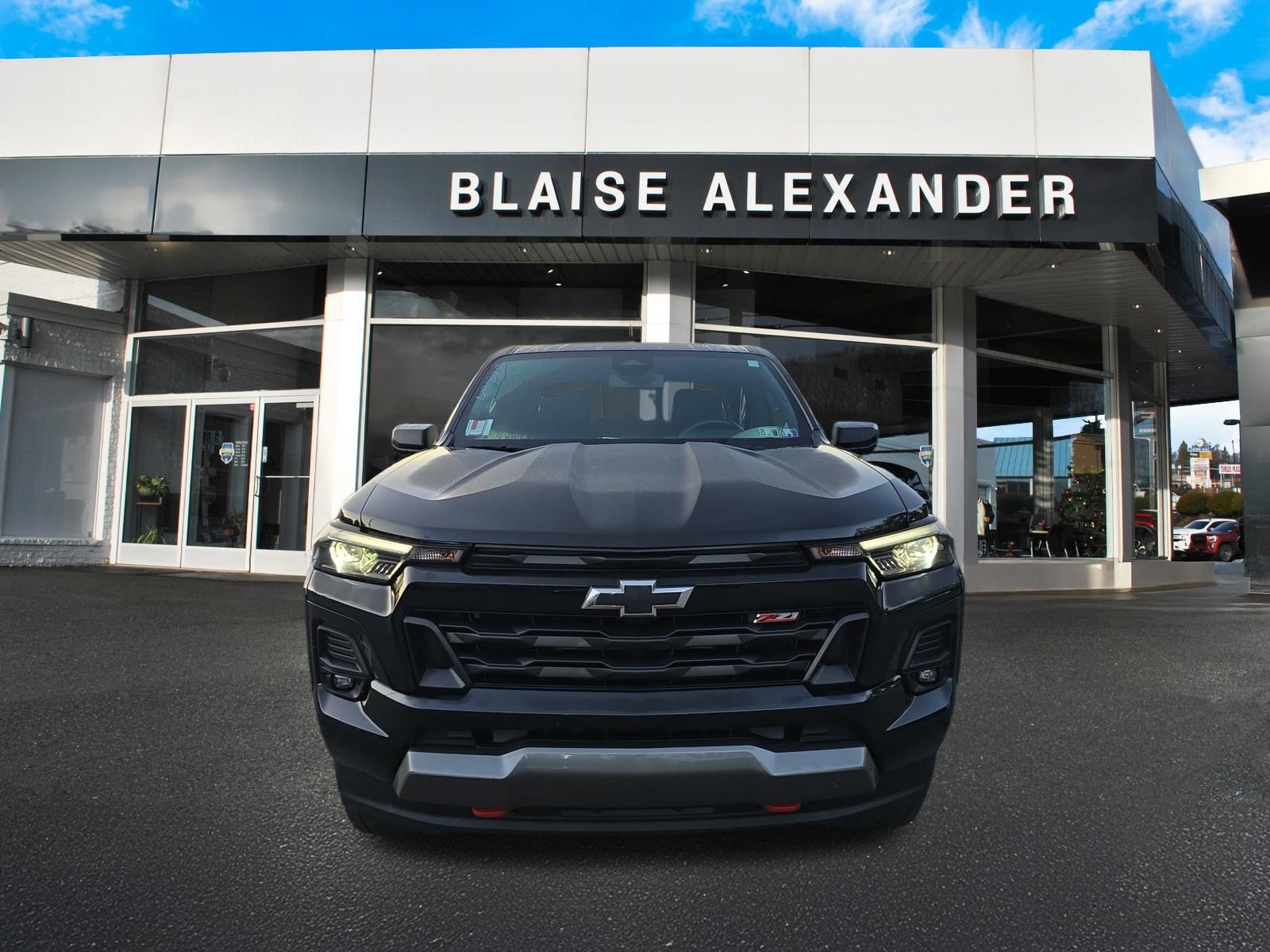 Used 2024 Chevrolet Colorado Z71 w/ Z71 Convenience Package 2 AWD/4WD image 10