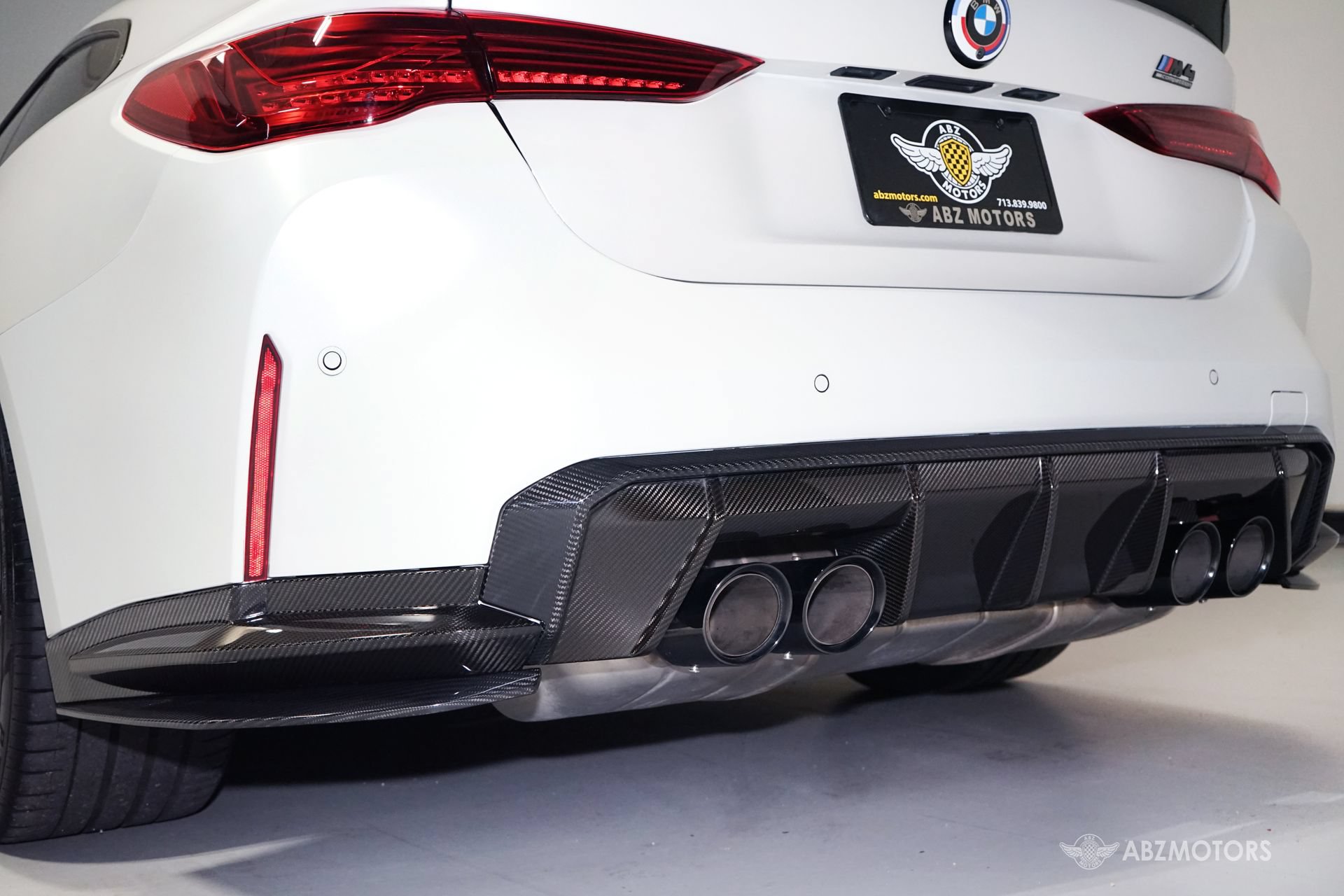 Used 2023 BMW M4 Competition w/ M Carbon Exterior Package RWD image 9
