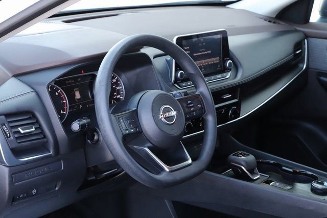 Used 2023 Nissan Rogue S image 11