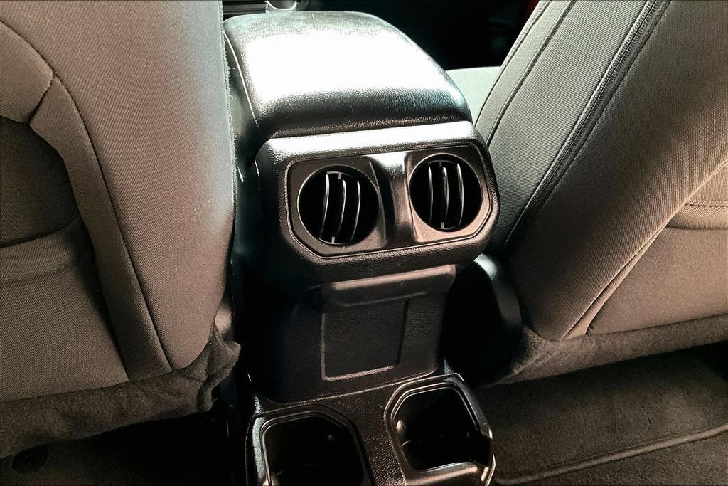 Used 2018 Jeep Wrangler Sport AWD/4WD image 11