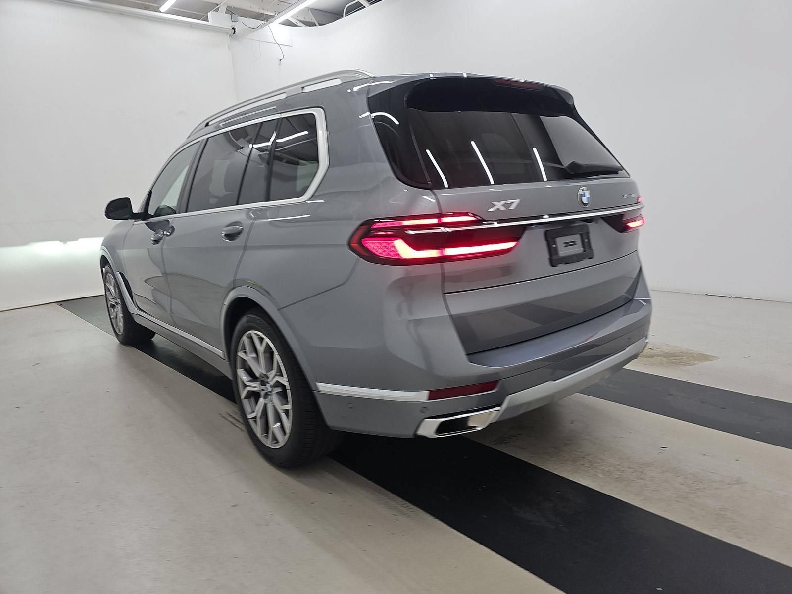 Used 2026 BMW X7 xDrive40i AWD/4WD image 6