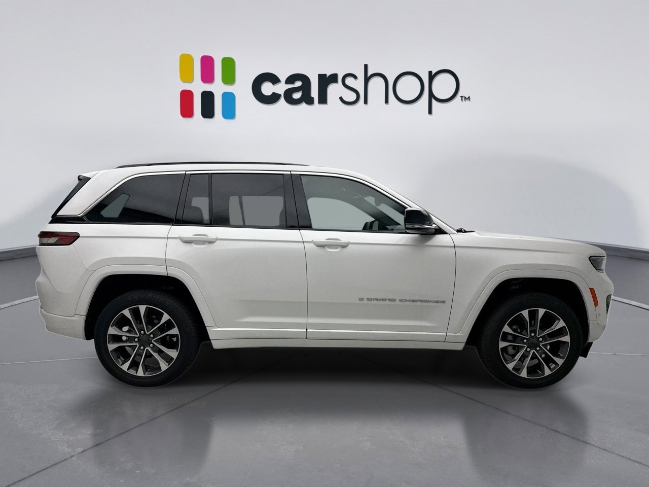 Used 2024 Jeep Grand Cherokee Overland w/ Trailer Tow Package image 6