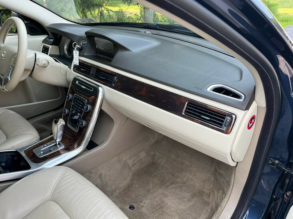 Used 2012 Volvo XC70 3.2 AWD/4WD image 35