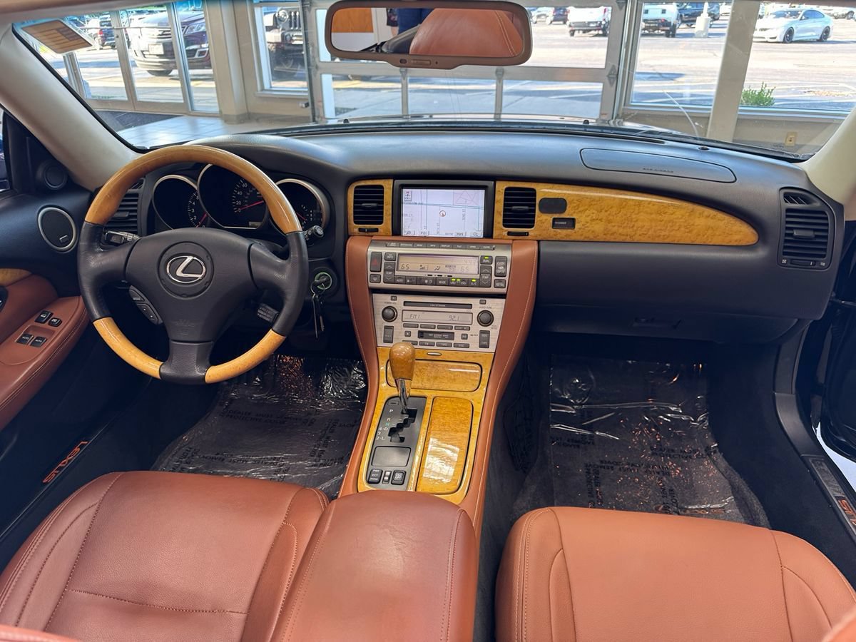 Used 2004 Lexus SC 430 Convertible RWD image 23