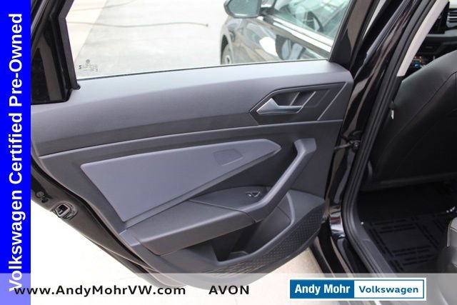 Used 2025 Volkswagen Jetta SE image 24