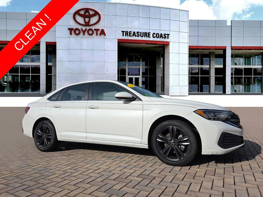 Used 2024 Volkswagen Jetta SE w/ Panoramic Sunroof Package