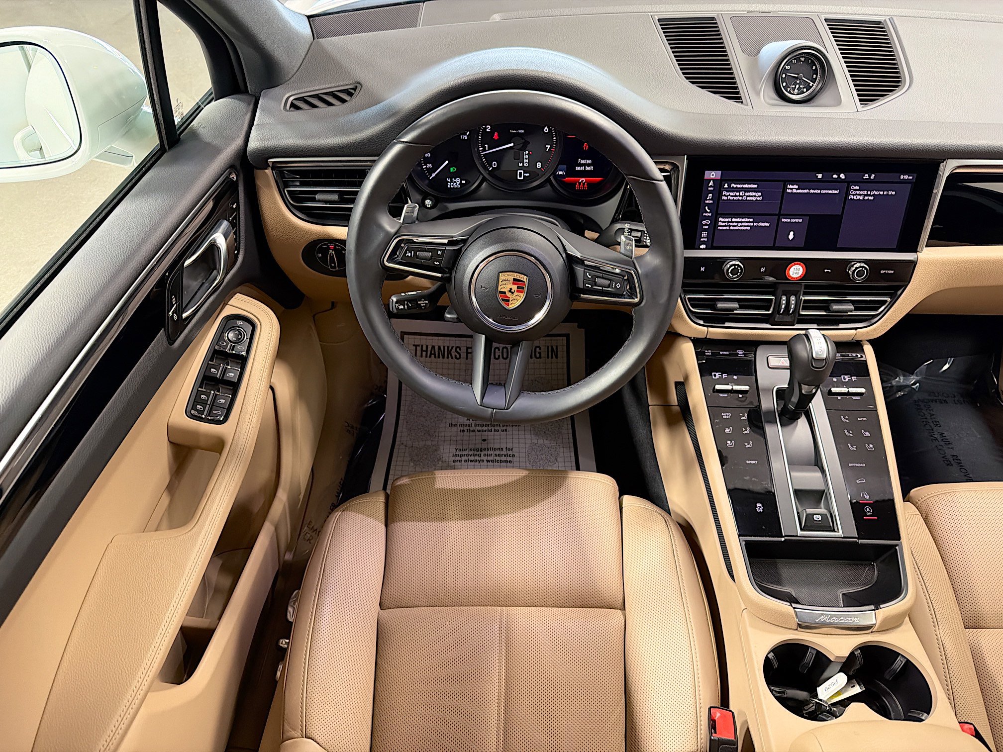 Certified 2025 Porsche Macan image 17