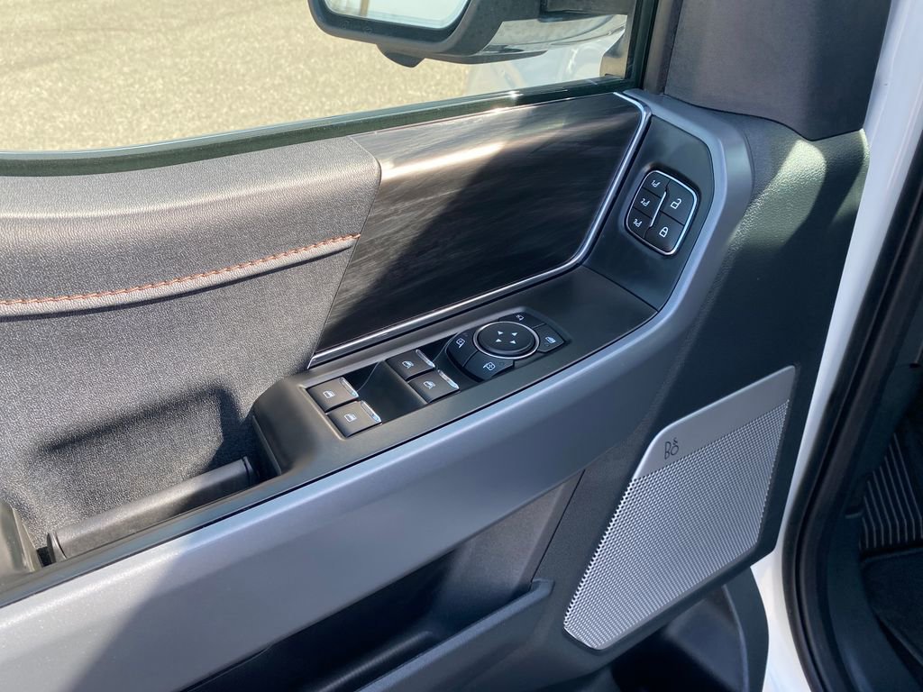 Used 2025 Ford F150 Lariat w/ Equipment Group 501A Mid image 12