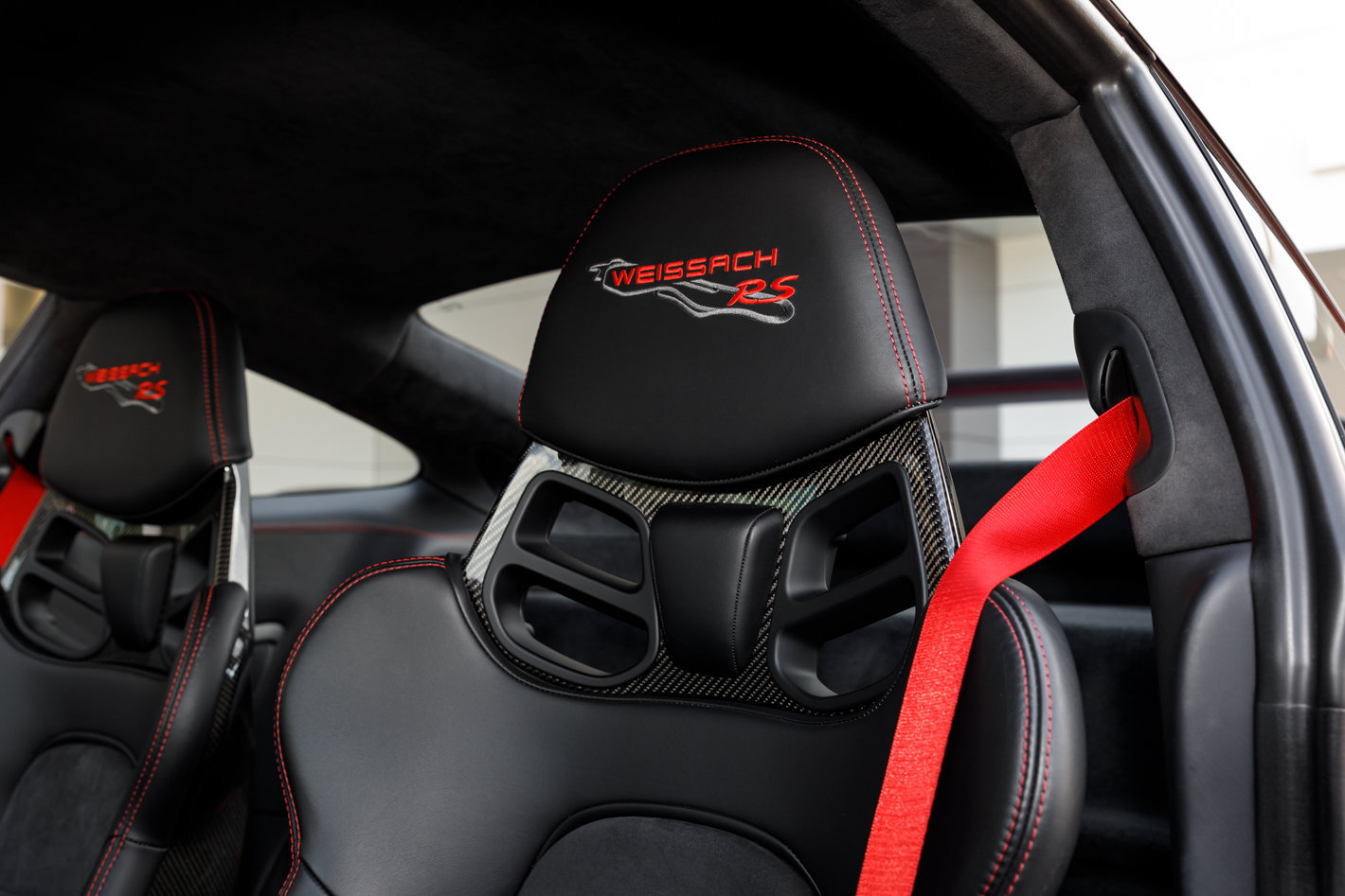 Used 2018 Porsche 911 GT2 RS RWD image 59