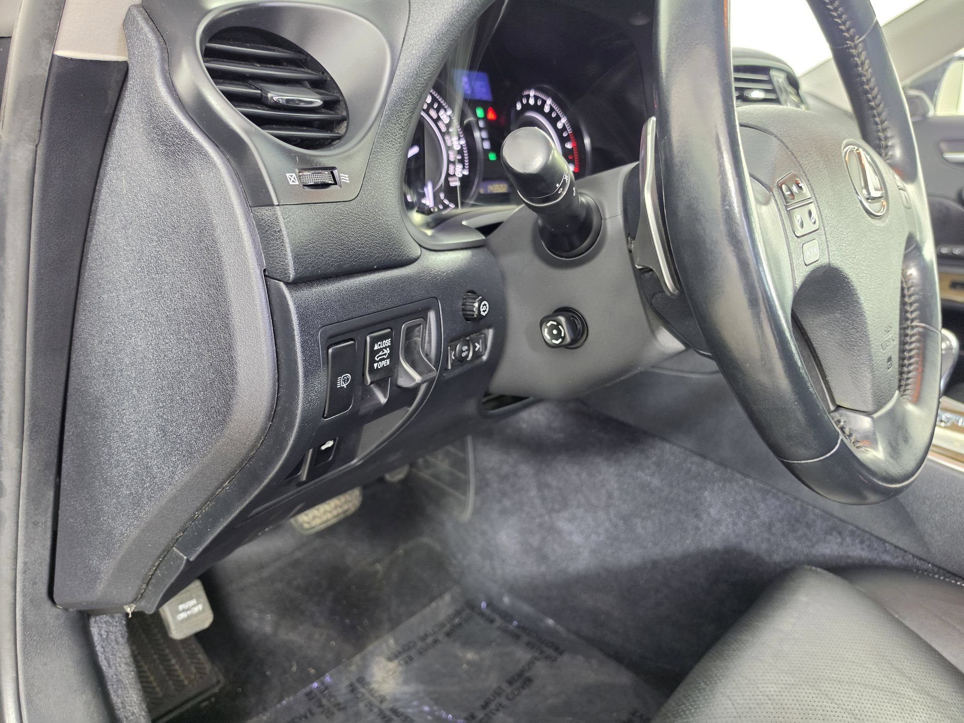 Used 2010 Lexus IS 350C RWD image 19