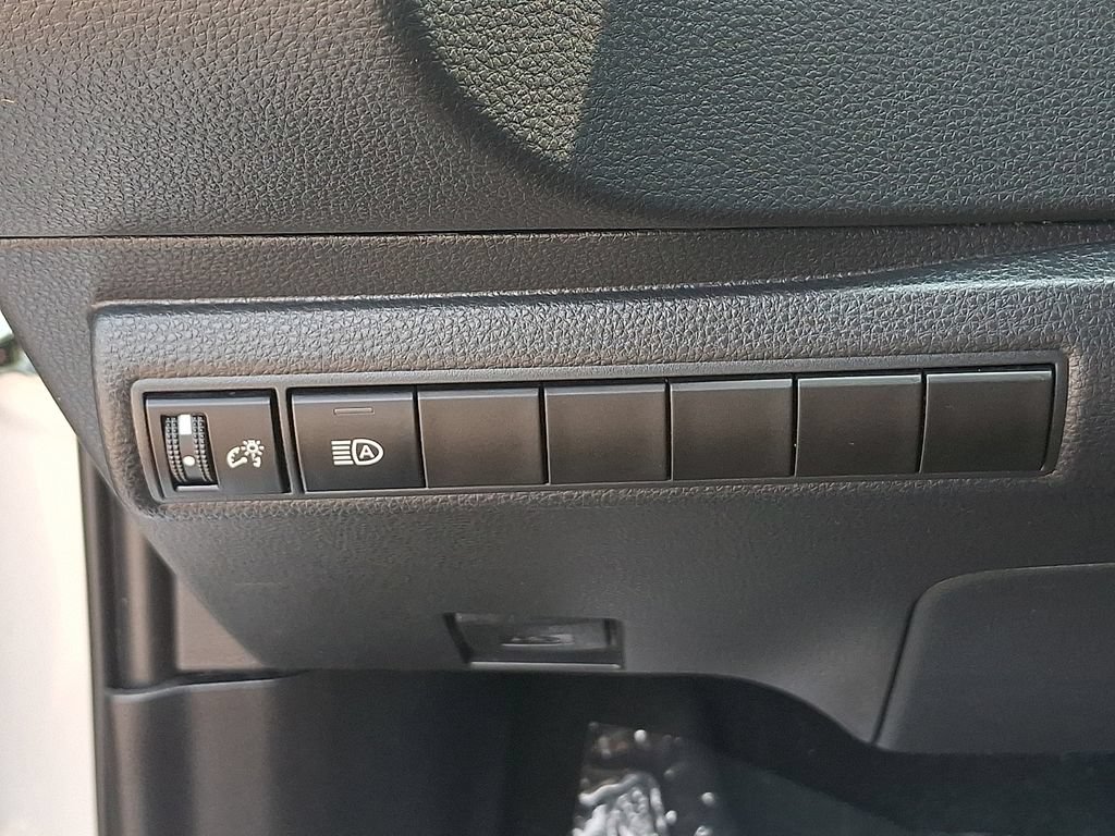 Used 2022 Toyota Corolla LE FWD image 23