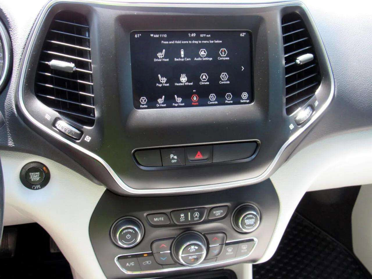 Used 2020 Jeep Cherokee Latitude Plus w/ Comfort/Convenience Group image 25