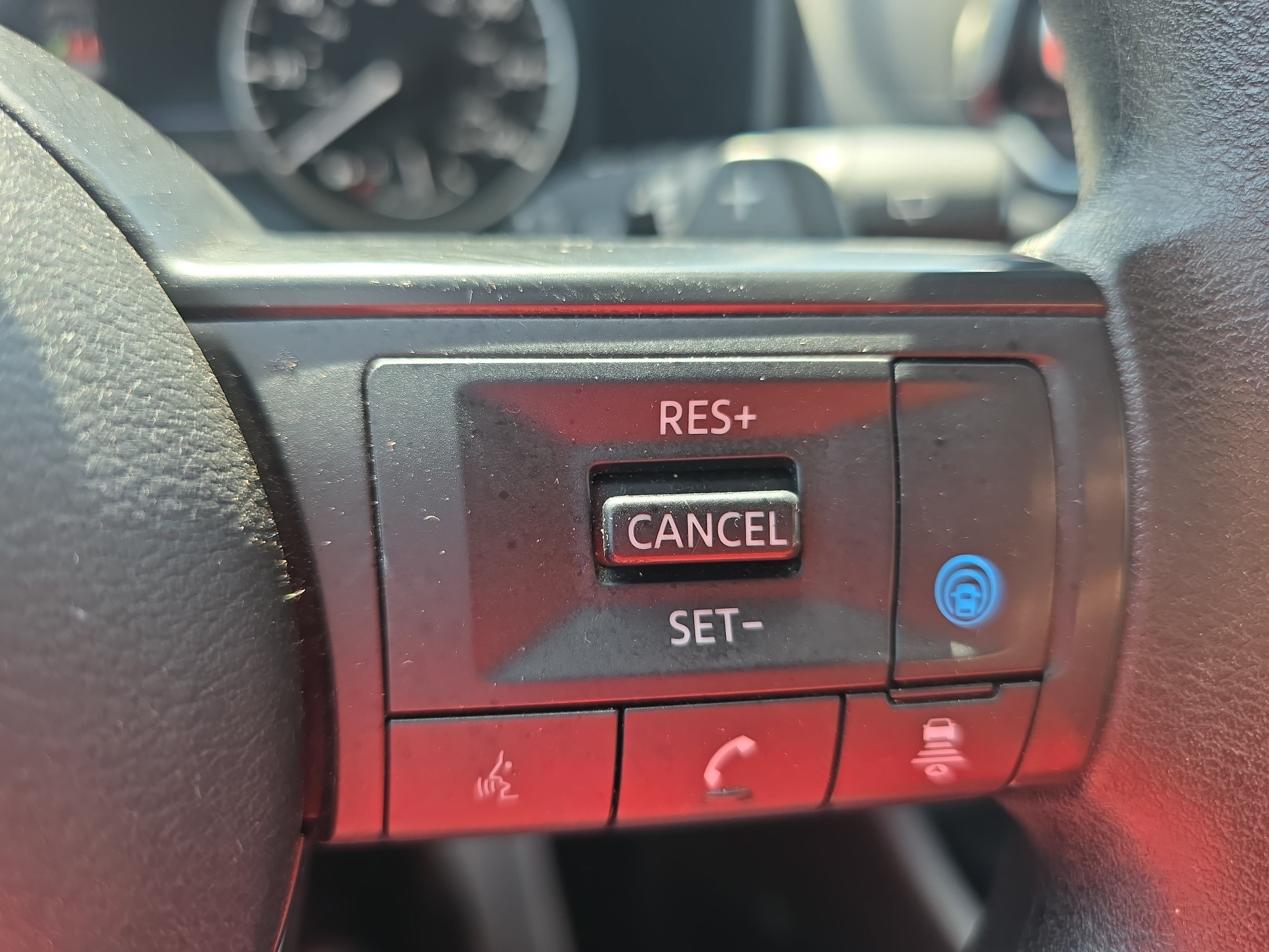 Used 2024 Nissan Rogue SV AWD/4WD image 18