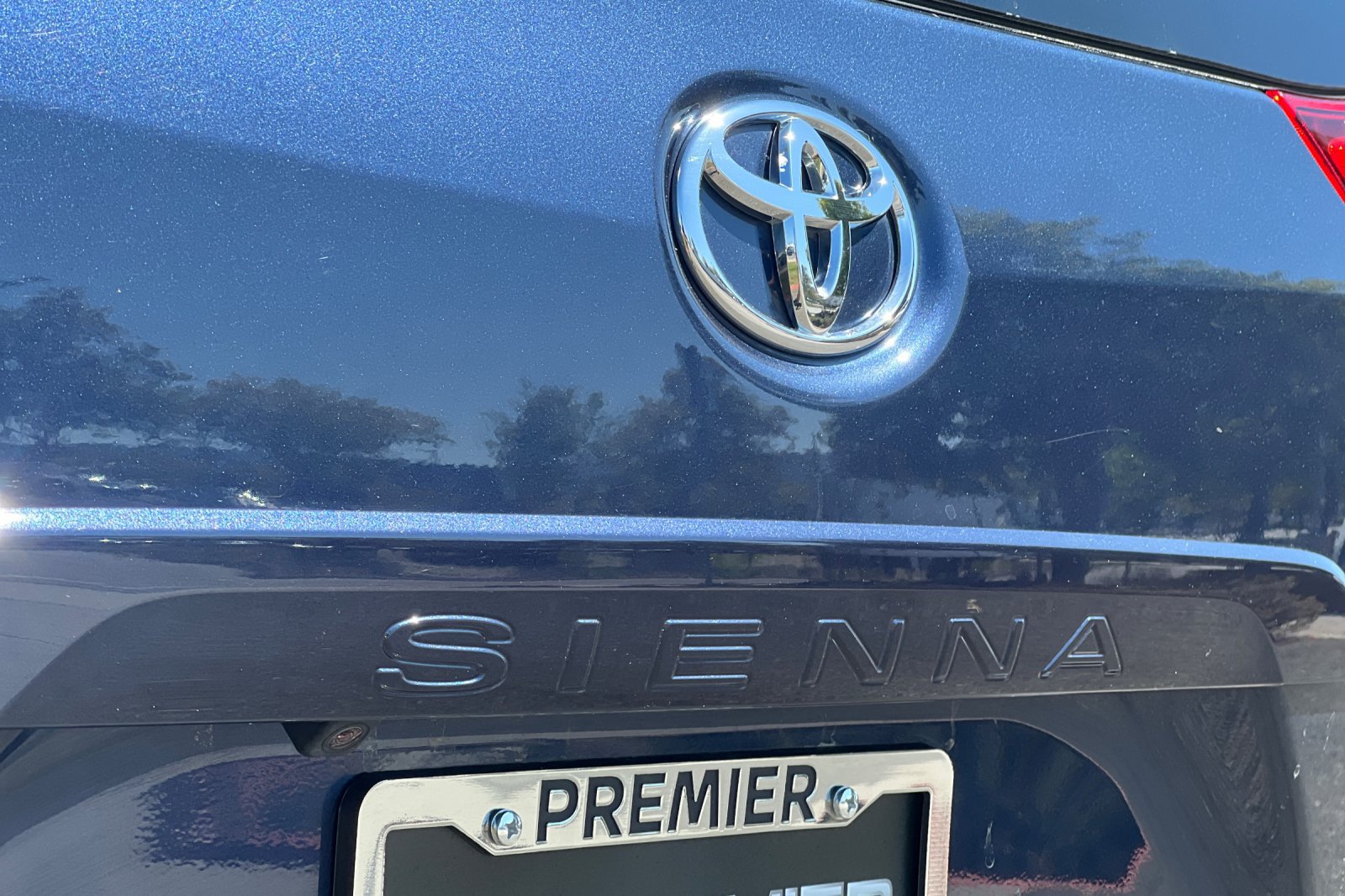 Used 2020 Toyota Sienna XLE FWD image 34