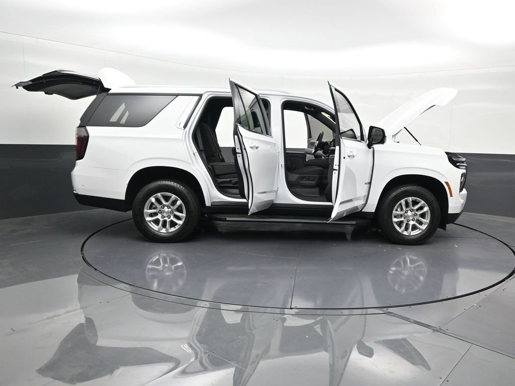 Used 2025 Chevrolet Tahoe LS RWD image 32