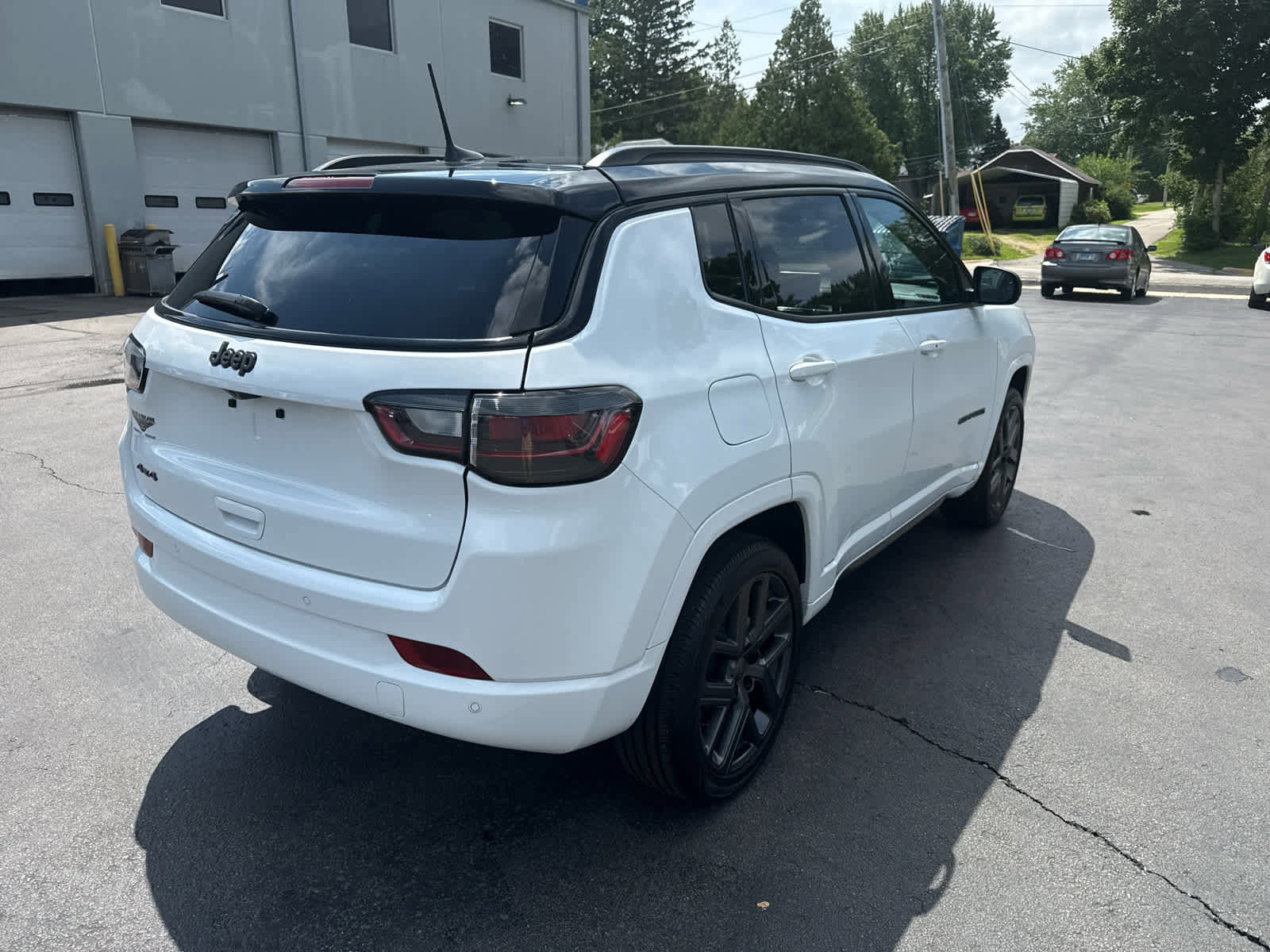 Used 2024 Jeep Compass Limited w/ High Altitude Package image 3