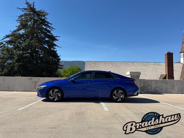 Used 2024 Hyundai Elantra Limited FWD image 4