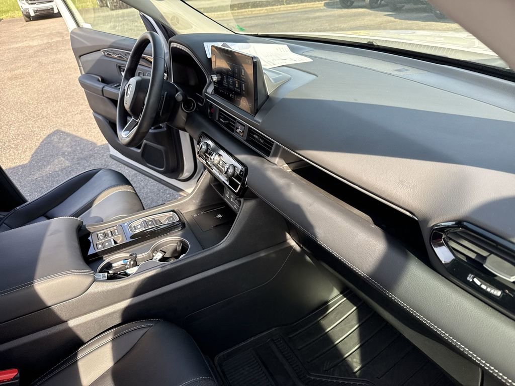 Used 2025 Honda Pilot EX-L image 36