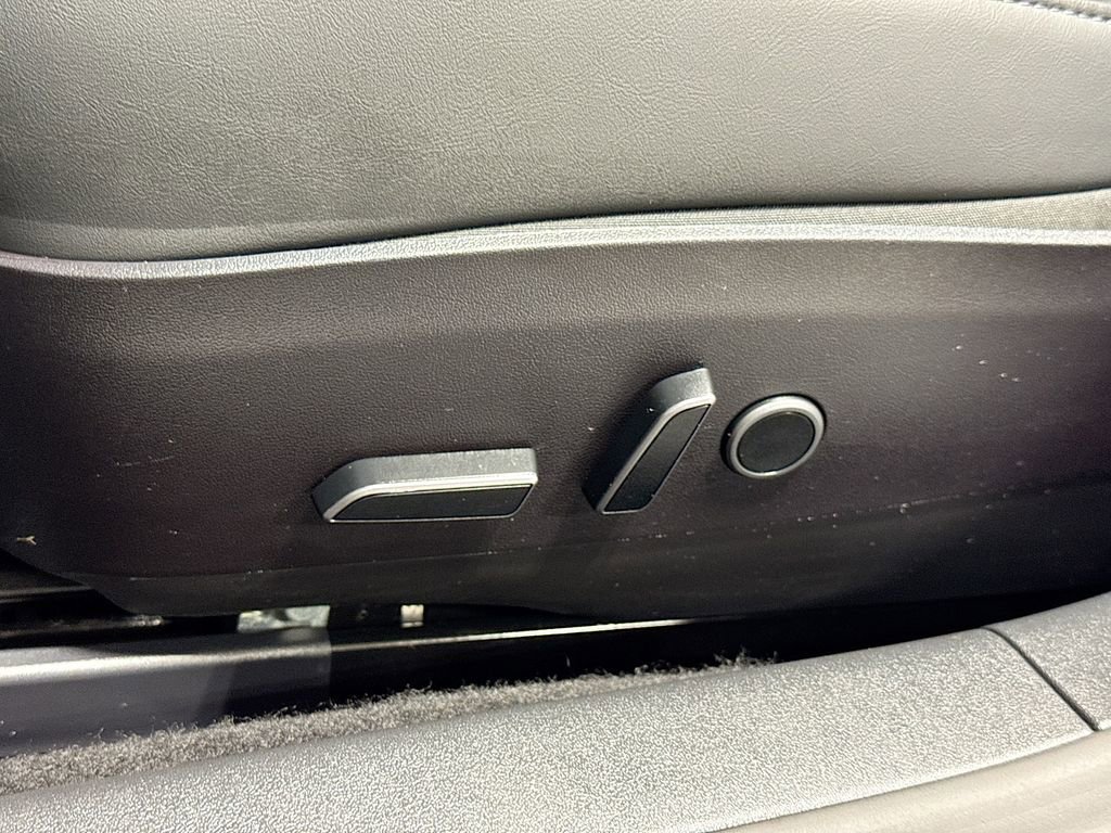 Used 2023 Tesla Model 3 Standard Range image 25