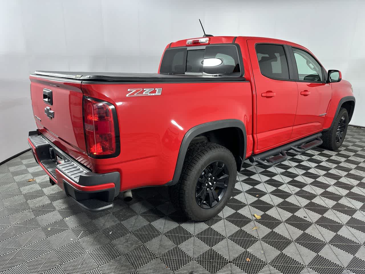 Used 2016 Chevrolet Colorado Z71 w/ LPO, Gearon Bar Package AWD/4WD image 8