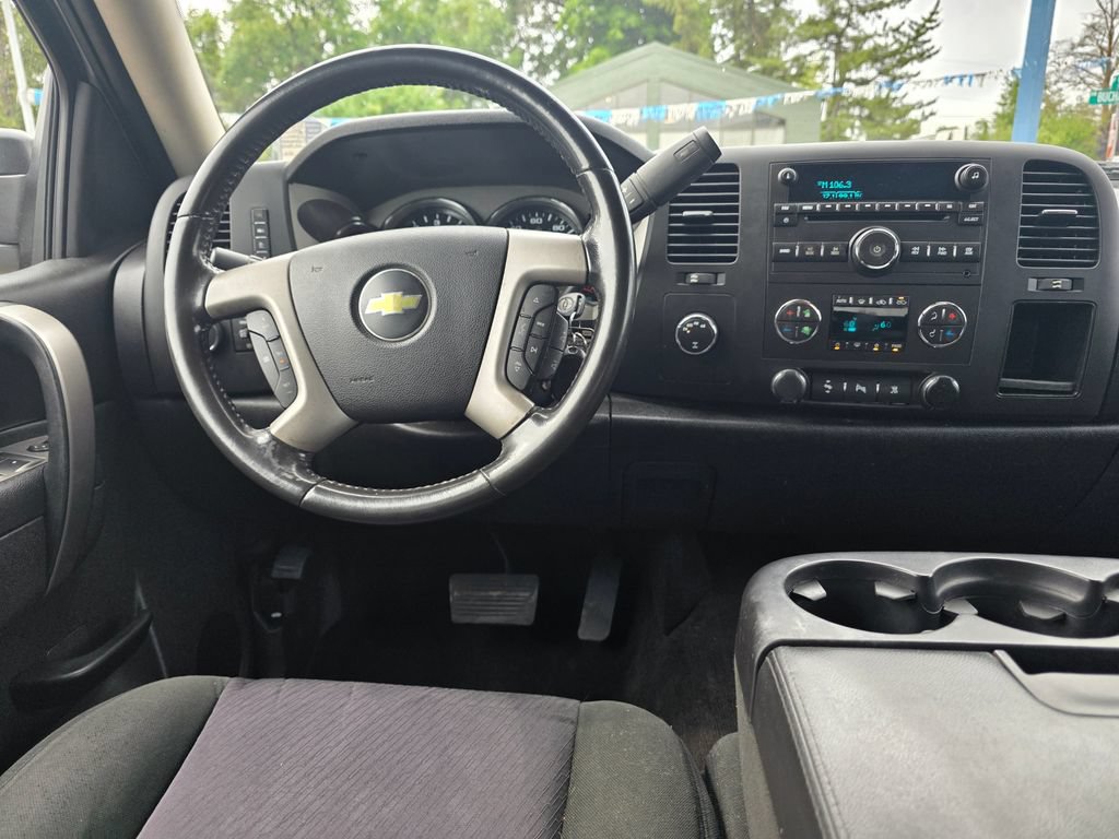 Used 2011 Chevrolet Silverado 1500 LT w/ All-Star Edition AWD/4WD image 10