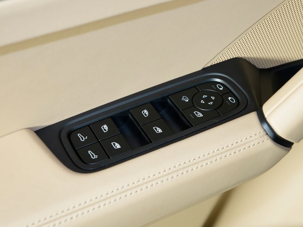 Used 2026 Porsche Cayenne S AWD/4WD image 19